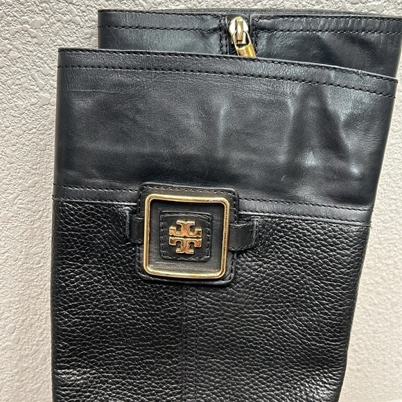 Tory Burch Julian Black Pebble Leather with Gold Emblem Tall Riding Boots Size 7 - Picture 2 of 16